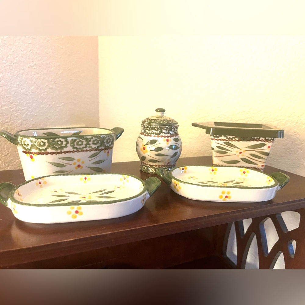 Temptations by Tara Old World Green Lot of 5 items (7 total pieces)